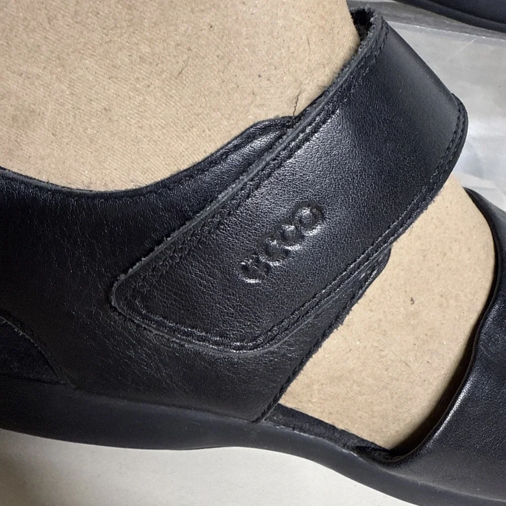 Ecco Soft Sandal Womens 7,5 Black Strap Open Toe Slip On Casual Comfort Leather